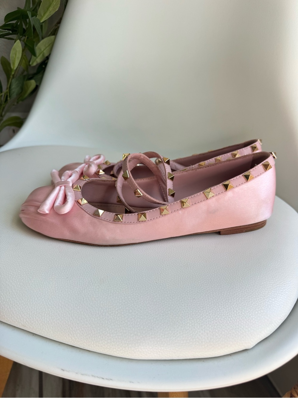 Valentino Garavani Pink Bow Studded Mary Jane Flats Size 40/9.5
